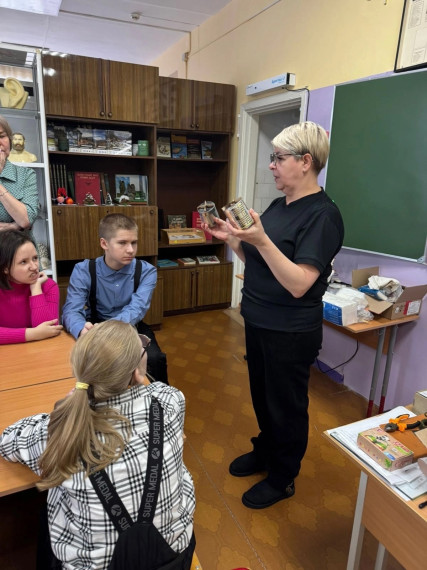 Мастер-класс по изготовлению окопной (блиндажной) свечи для участников СВО.